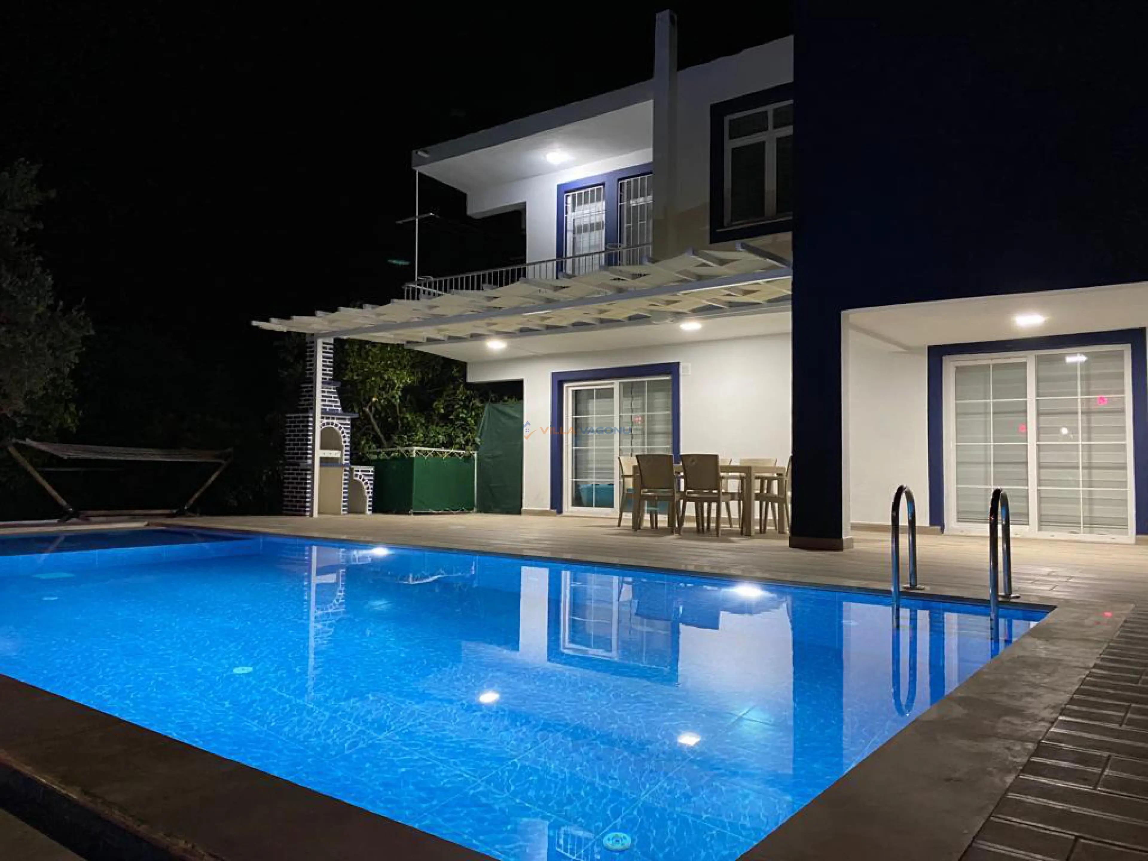 Villa Navy Blue