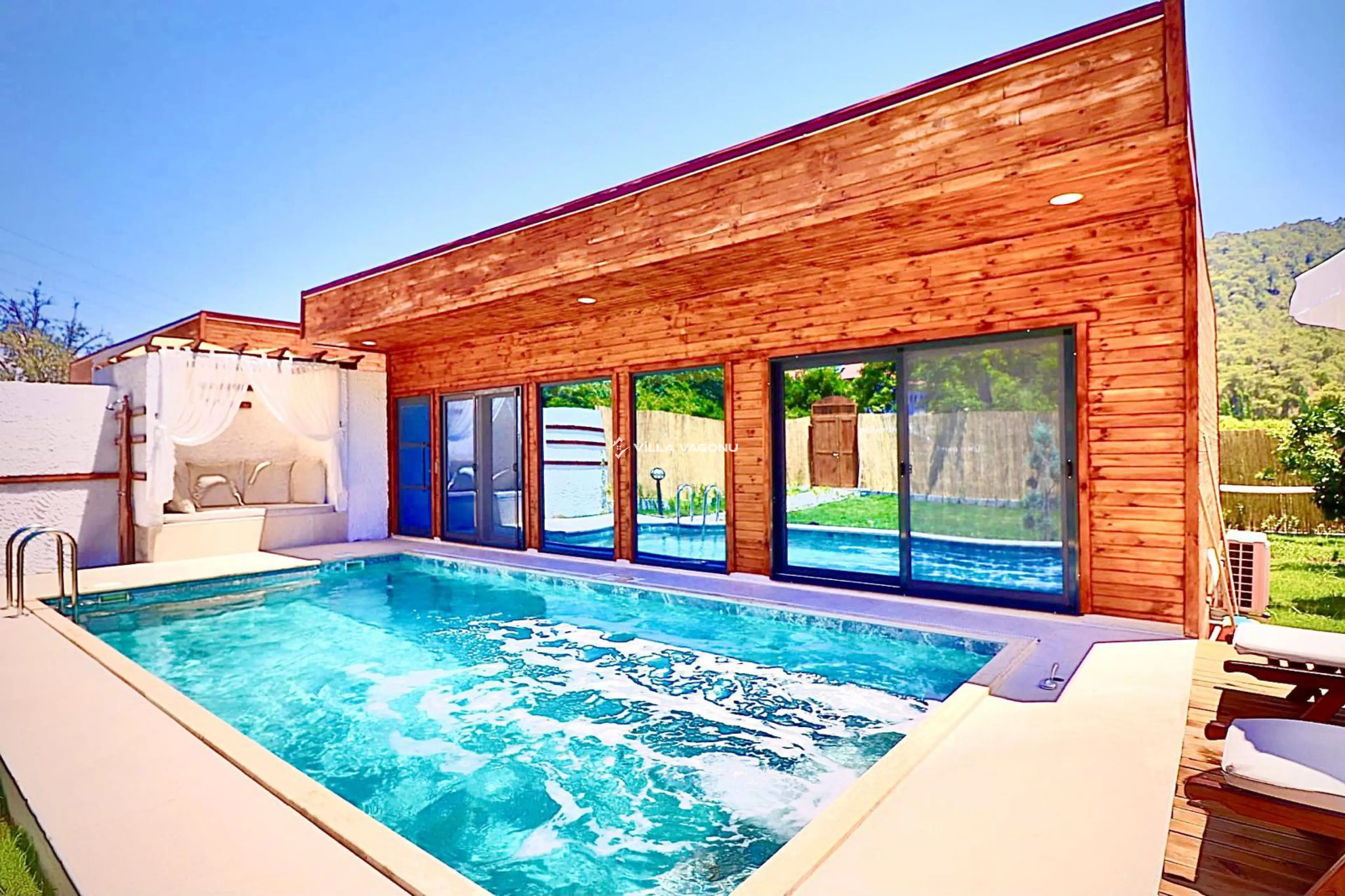 Villa Flash 1