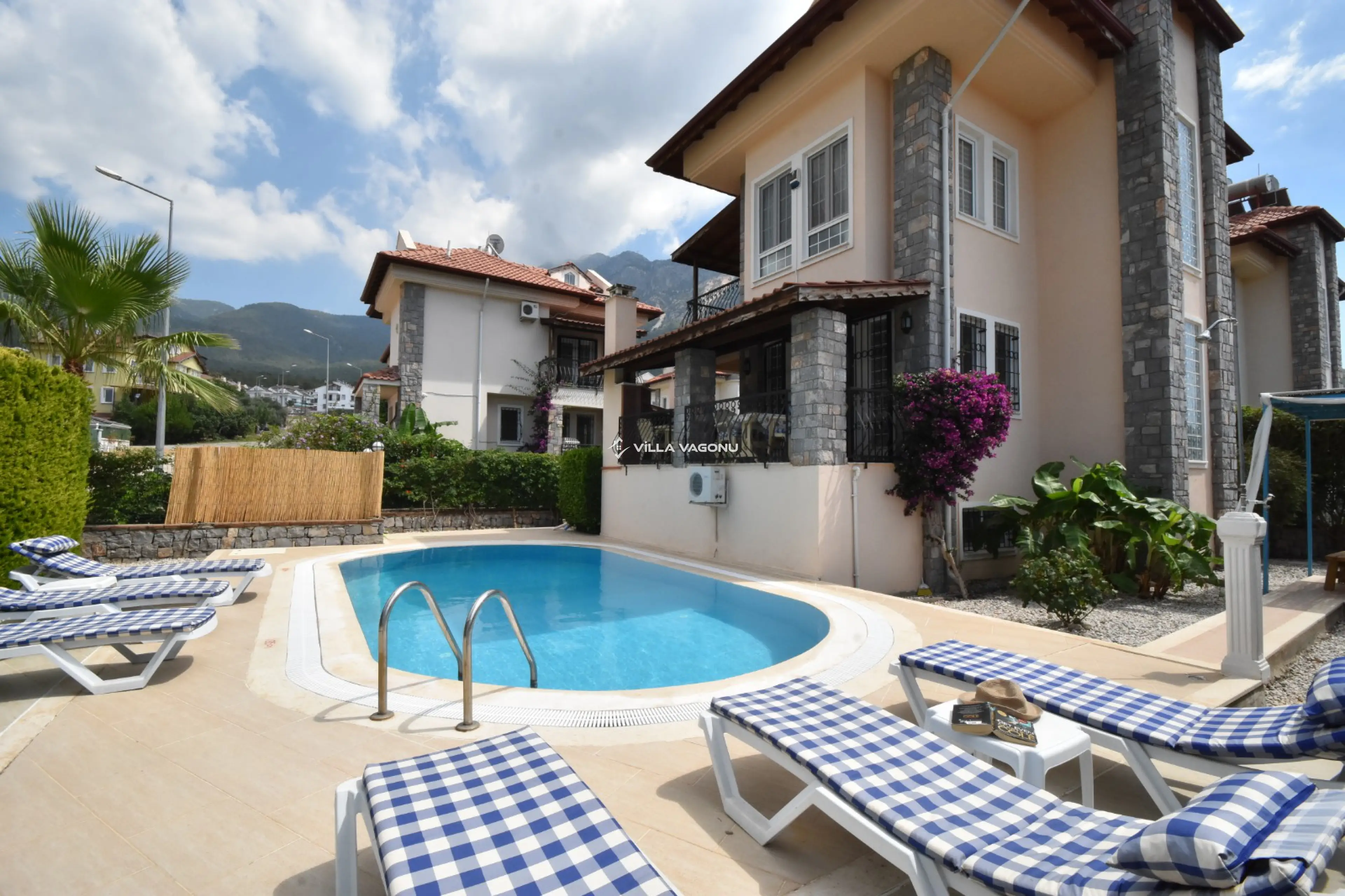 villavillam_villa_ada_garden-8_19_758.jpeg
