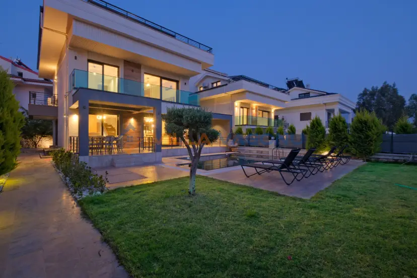 Günlük Kiralık Havuzlu Villalar - Kısa Süreli Lüks Tatil | Villa Vagonu