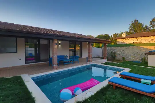 Villa Antik 4 - Balayı Villası & Jakuzili Villa Kiralama