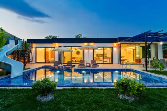 Villa Ela 1 - Türk Hamamı, Jakuzi & Saunalı Kiralık Villa