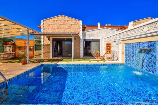 Villa Kian 2 - Muhafazakar Havuz Alanlı Kiralık Villa