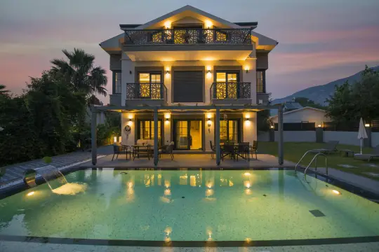 Villa Lore B - Denize & Merkeze Yakın Kiralık Villa