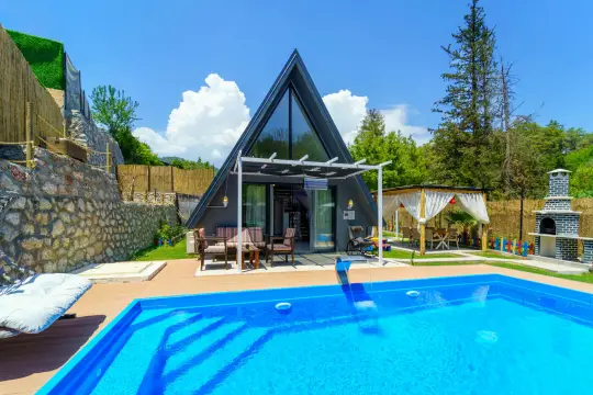 Villa Luz 1 - Muhafazakar Havuz Alanlı Villa Kiralama